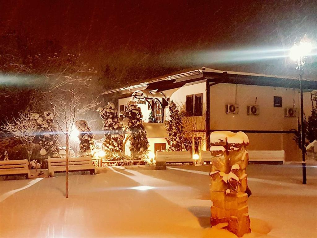 Hotel Minaliat Vek Shumen Esterno foto
